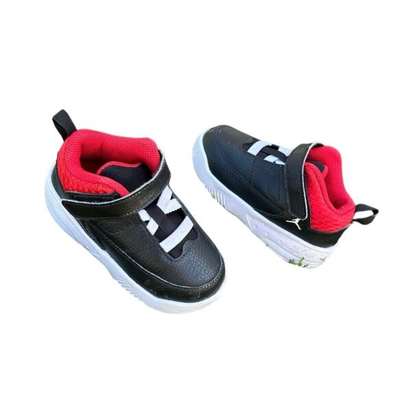Jordan Max Aura 3 Toddler Athletic Shoes Size 8 Black University Red - Picture 1 of 15